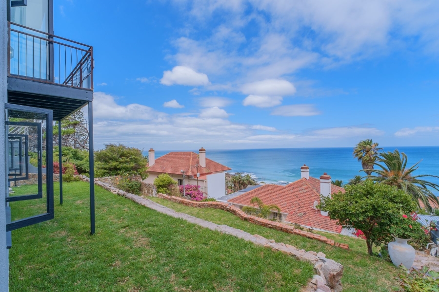 To Let 4 Bedroom Property for Rent in St James Western Cape